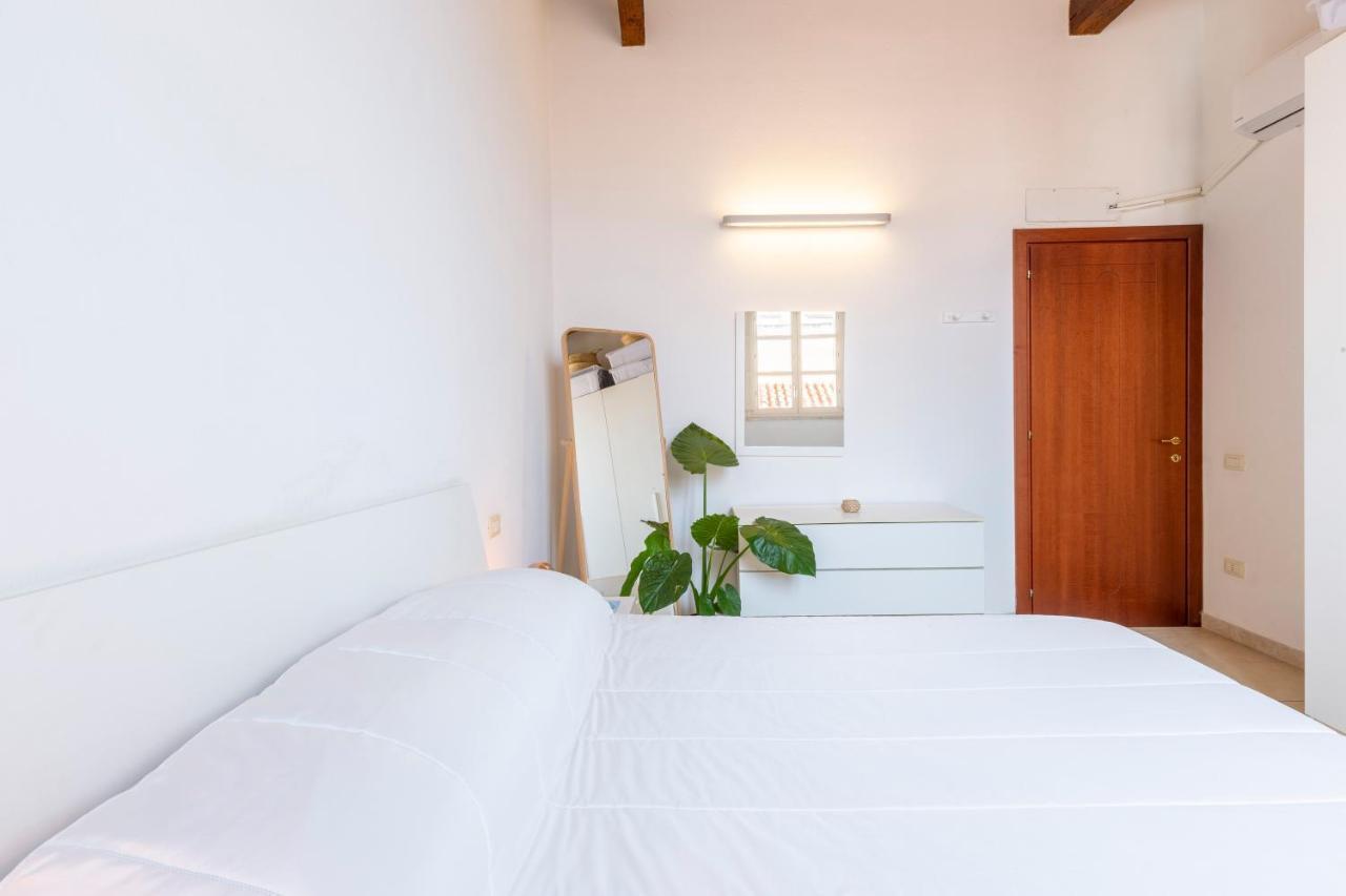 Castello Attic Sunset Terrace Lägenhet Cagliari Exteriör bild